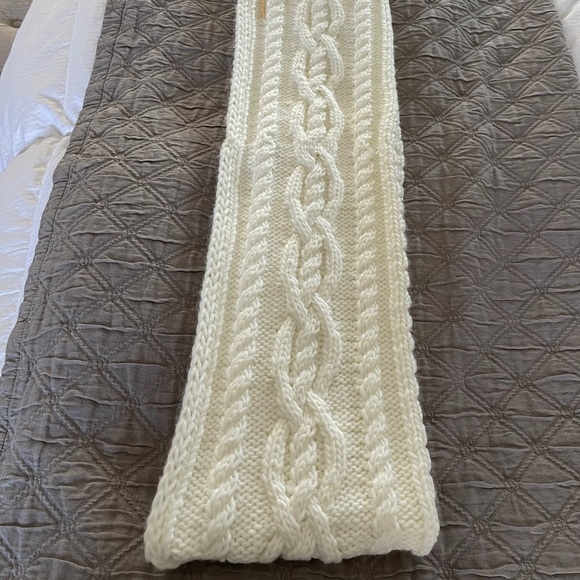 Michael Kors - Infinity Scarf - Ivory - Picture 4 of 8